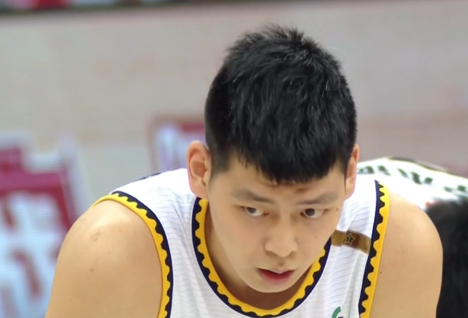 连续6场上双,场均15分7.2板!朱荣振成辽宁男篮的巨大惊喜