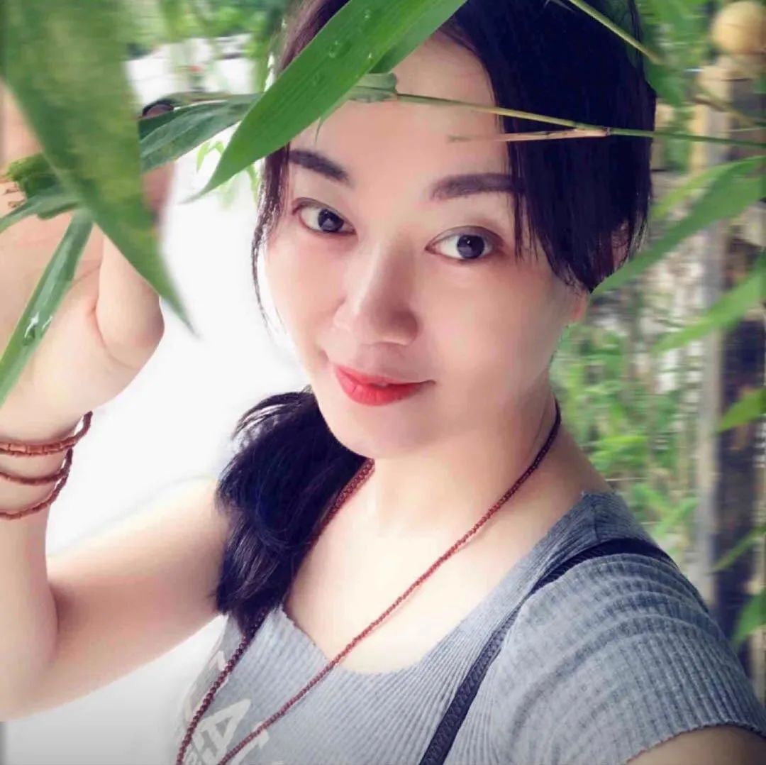 愿一生有山可靠,有树可栖,与心爱之人春赏花,夏纳凉,秋恋山,冬慕雪.