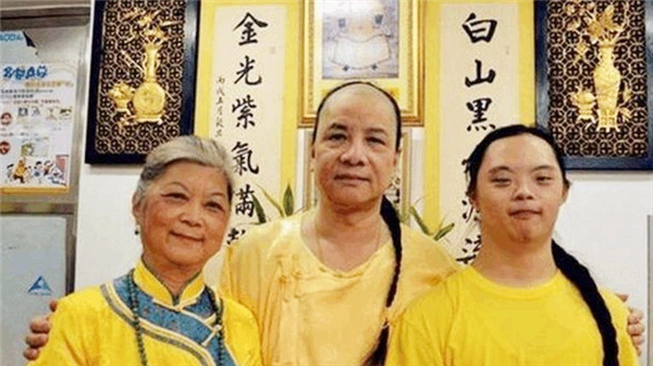 多尔衮十世孙 为保皇室血脉纯正拒绝娶汉女 向国家索要故宫祖屋 Acfun弹幕视频网 认真你就输啦 W ノ