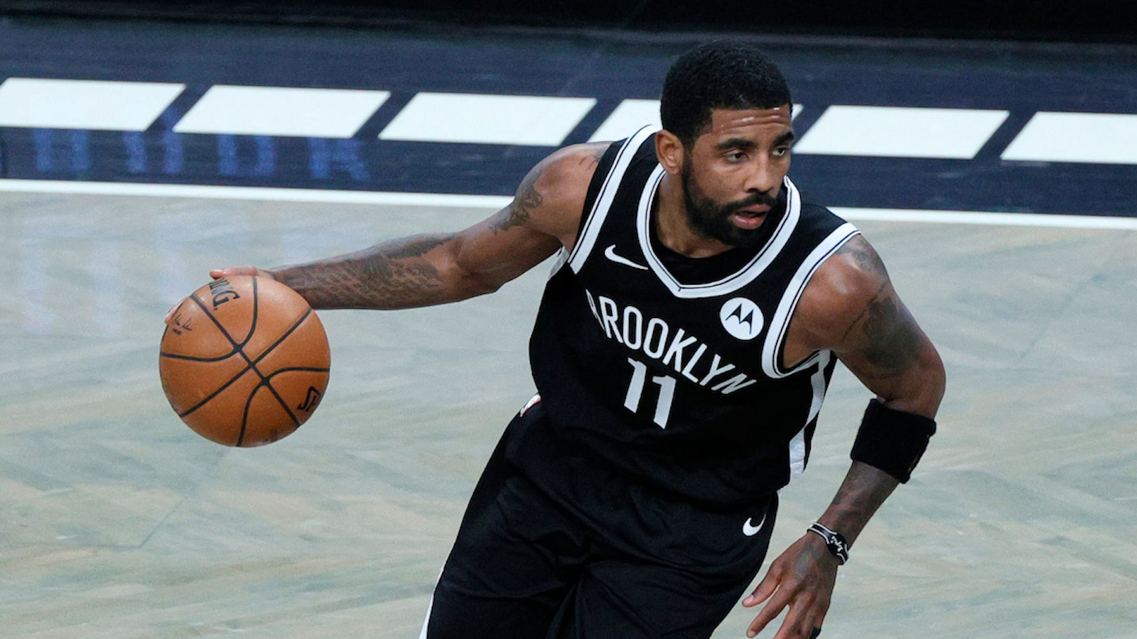 欧文21中6,711合砍46分,篮网不敌老鹰;戴维斯吐槽自己防守