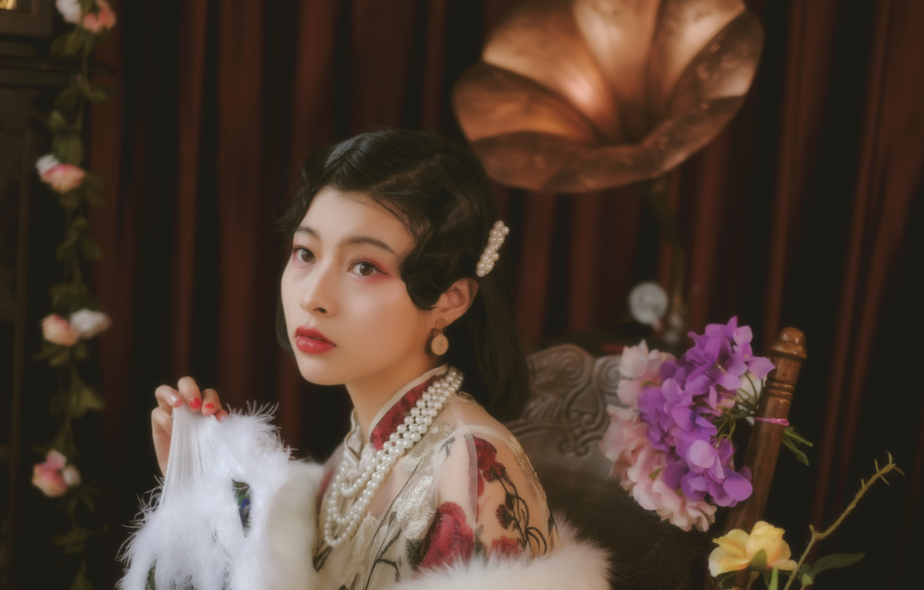 马步芳的五姨太马月兰正是其堂弟马步隆的女儿,这种关系有多近就不用