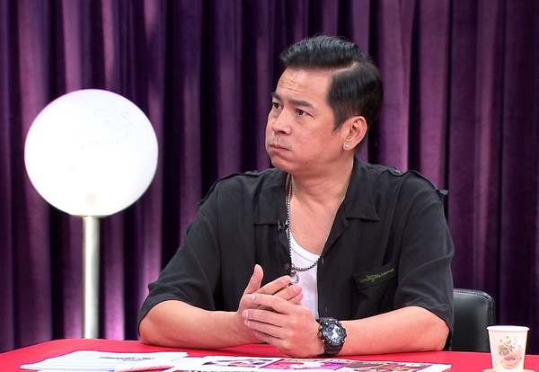 马国贤腹剧痛发不出声 马桶刷敲打浴缸救回一命