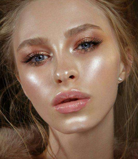 青春期女生总是"满脸油光"?教你3招,告别油田做"清爽女神"