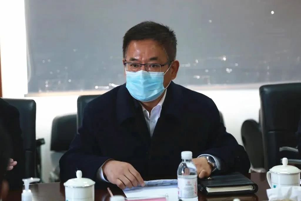 市人大常委会副主任,市派驻崂山区企业服务工作队队长邹川宁到我区