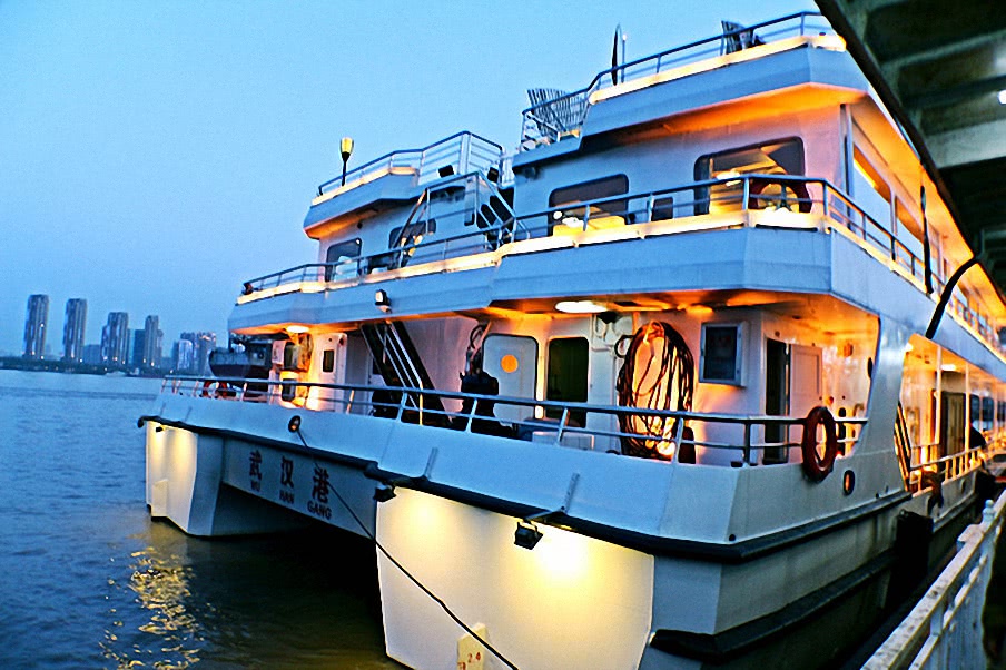 夜游武汉两江,感受的武汉两江的独特魅力!