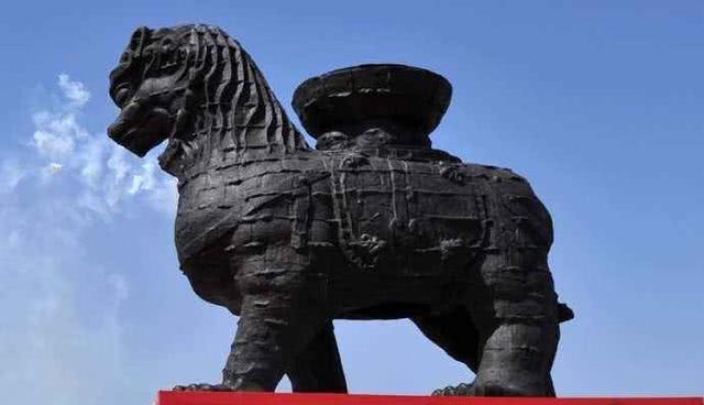 重32吨的沧州铁狮子原本千年不倒,后破损裂痕,全拜专家保护所赐