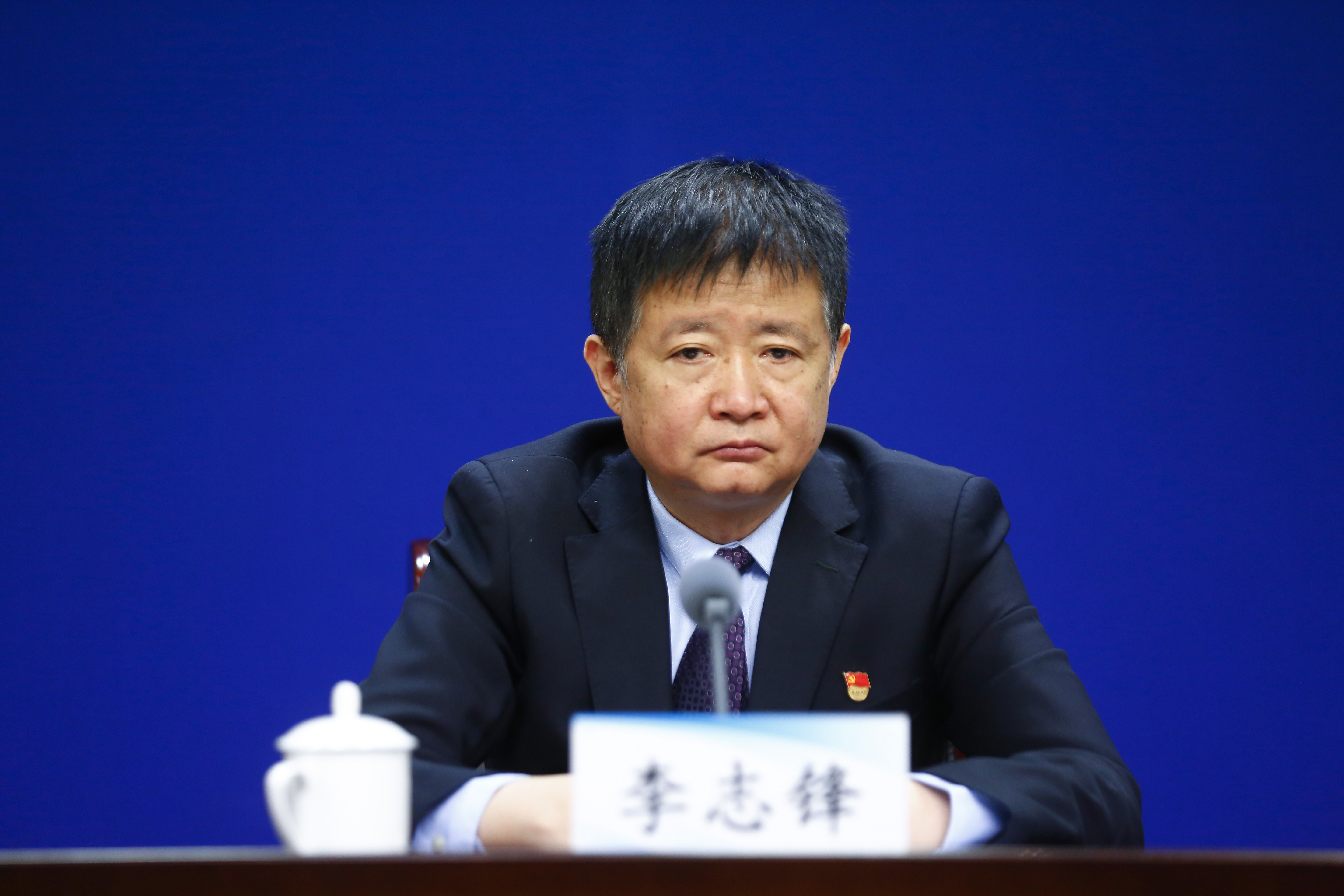 对此,省林业局党组成员,副局长李志锋表示,我省的森林防火紧要期为