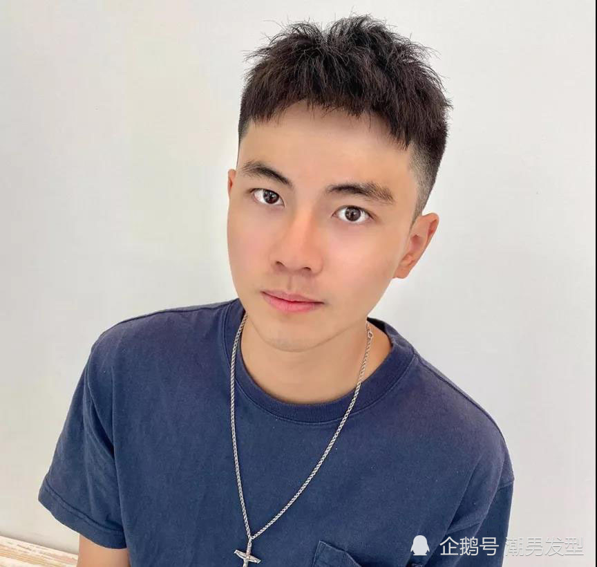 自然碎盖发型怎么留,自然碎盖发型怎么剪,自然碎盖发型不烫_大山谷图库