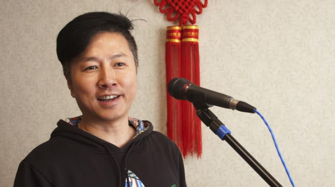 国家一级演员,多次获得"五个一"工程奖. 滕腾张美红的演播者.国家