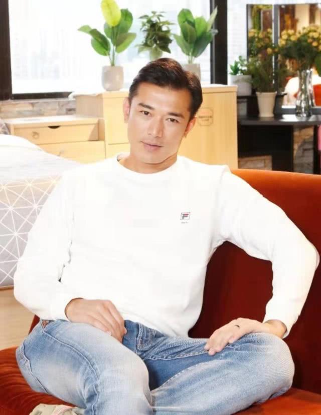 tvb混血小生入行14年不温不火 如今为了事业有突破再次改名