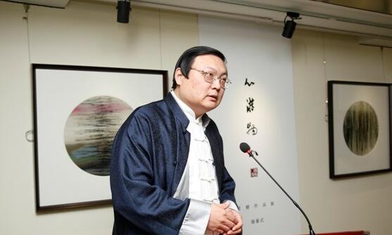 所有节目被叫停,"一代名嘴"梁宏达无奈退圈,网友:干得漂亮!