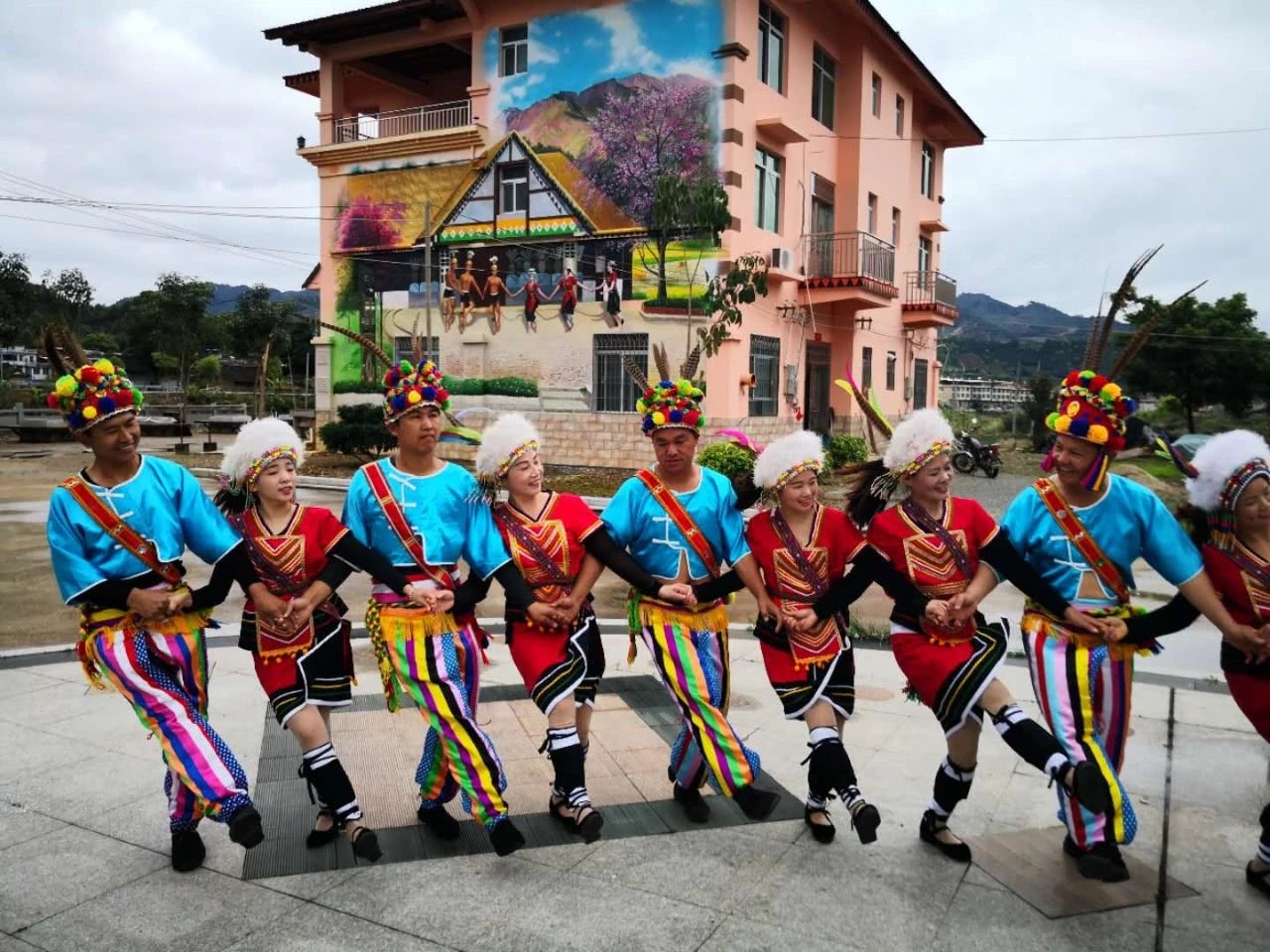 台湾高山族排湾人的节日,于农历十月择日举行.节期3~5日.