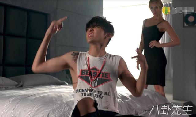 看完蔡徐坤、鹿晗等小鲜肉亲自创作的歌词,我脸红耳赤 看完蔡徐坤、鹿晗等小鲜肉亲自创作的歌词,我脸红耳赤