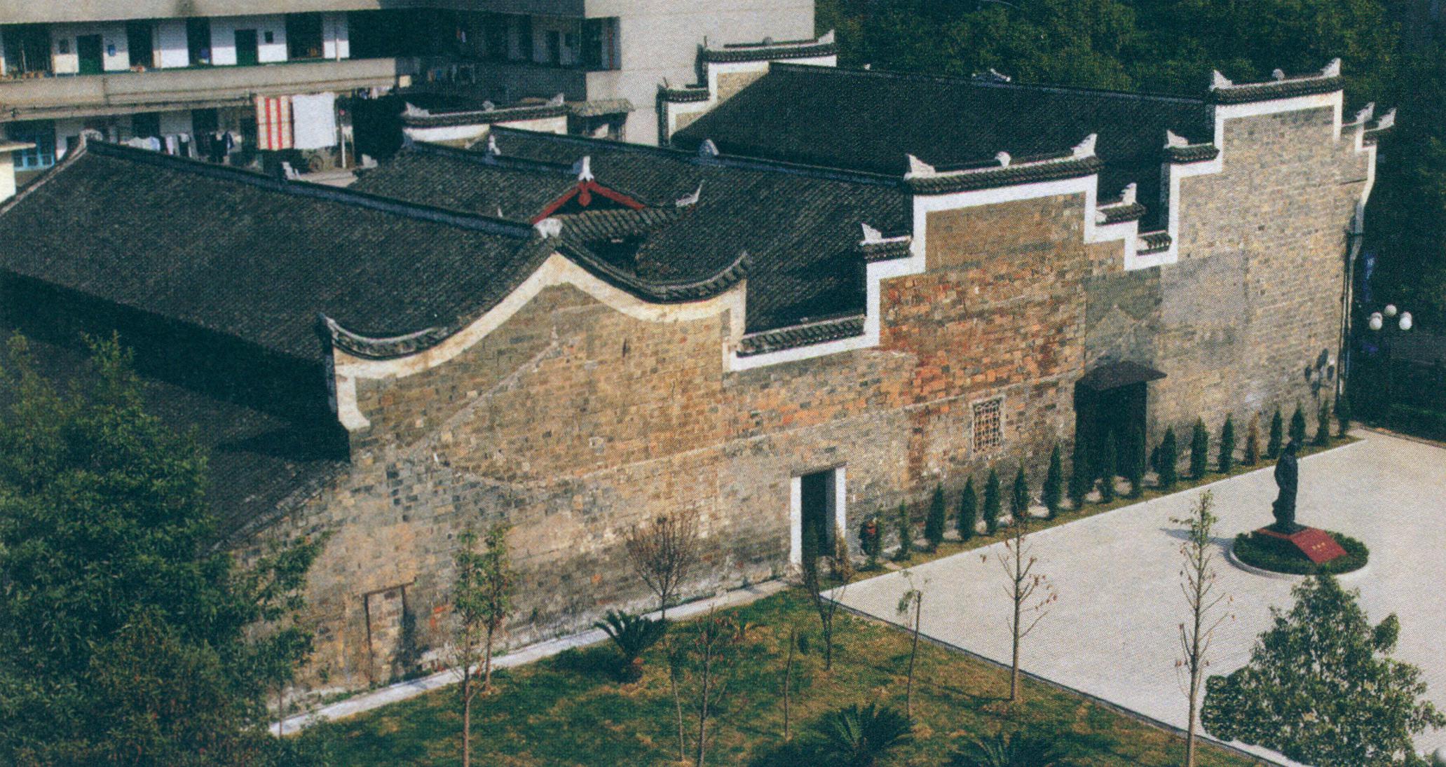 谭嗣同1岁时在浏阳会馆结识了不少江湖人士,虽然父亲给他安排了八股