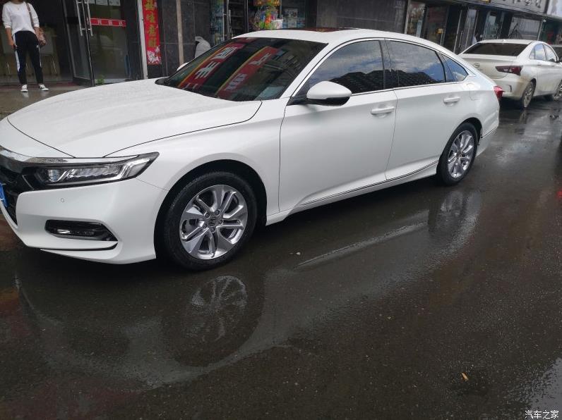 本田雅阁1.5t豪华版家用怎么样?落地需要多少钱?