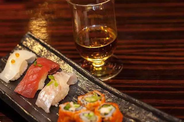 除了纯饮和加冰,你知道如何给威士忌配餐吗? 除了纯饮和加冰,你知道如何给威士忌配餐吗?