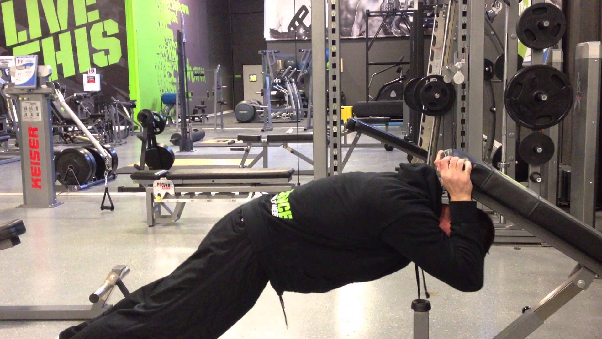 胸前绳索下拉 25 超级组2 5组 2a. 自重过头臂屈伸 8 2b.