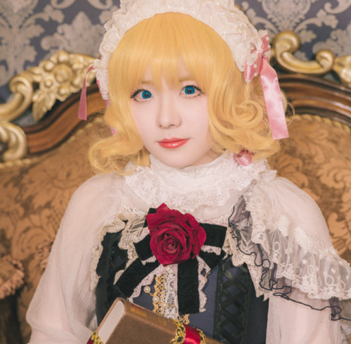 人偶师爱丽丝cosplay,黄色的头发特别美丽哦