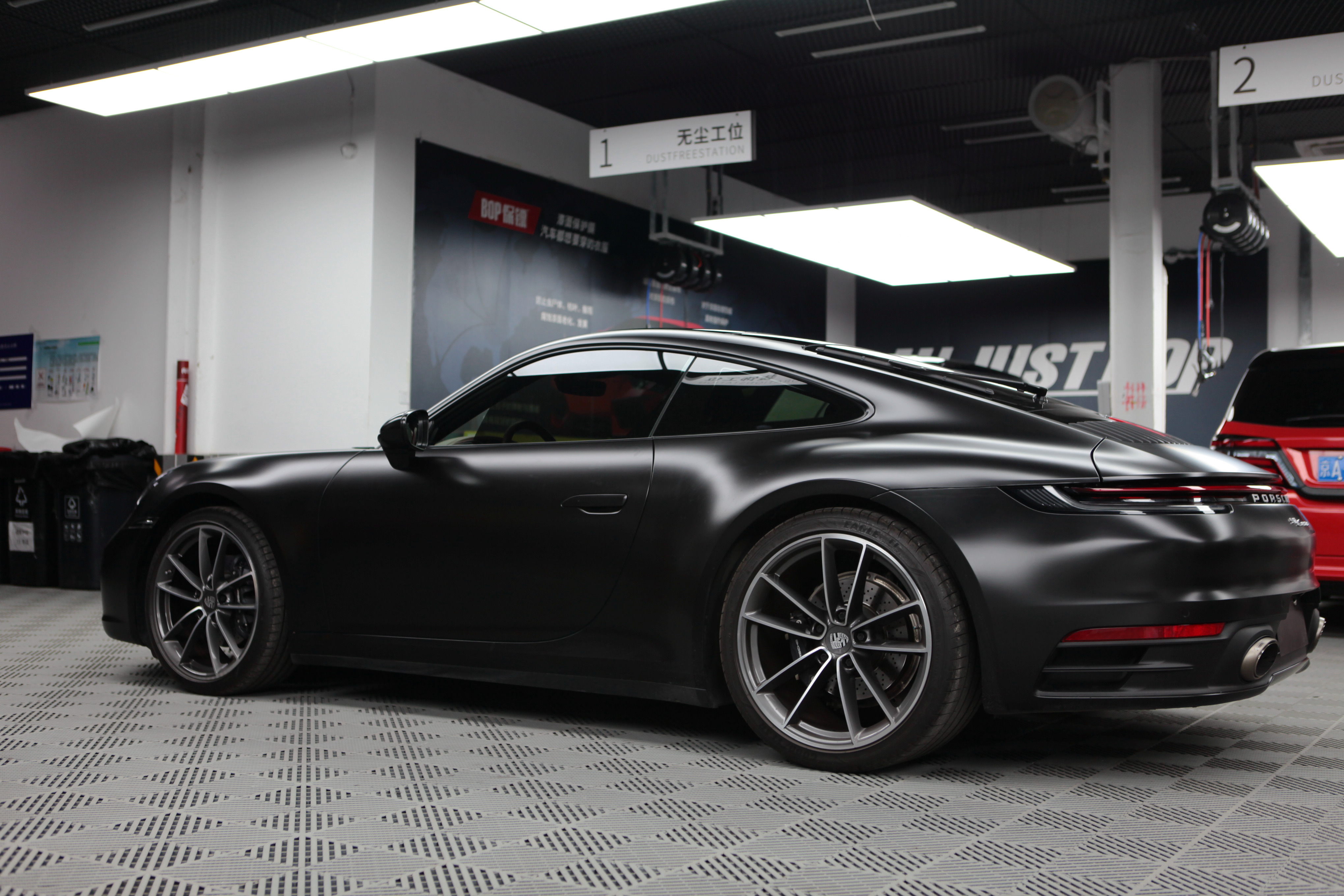 改色哑光黑的保时捷911 难道是迎来了一生中的高光时刻?