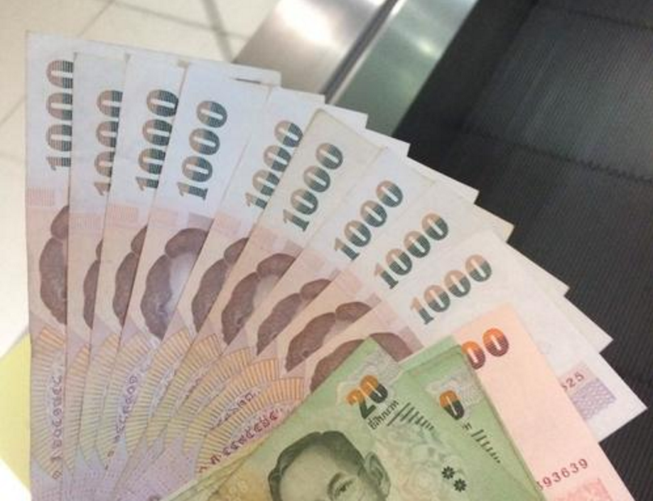 随身携带10,000泰铢个人约2142元人民币,20,000泰铢家庭约4283元人民