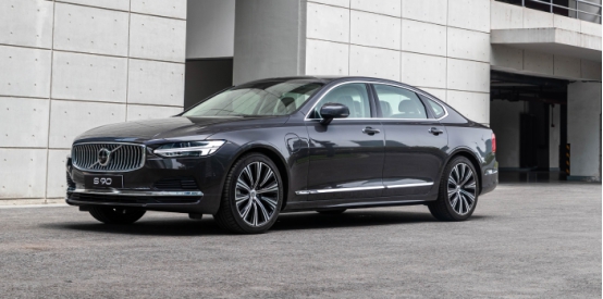 了沃尔沃新款s90的出色的动力系统,超强的越野性能