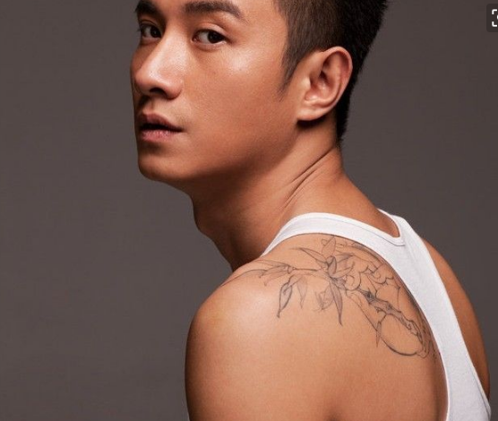 同样都是纹身:邓超为妻子,文章为女儿,而他是为了粉丝