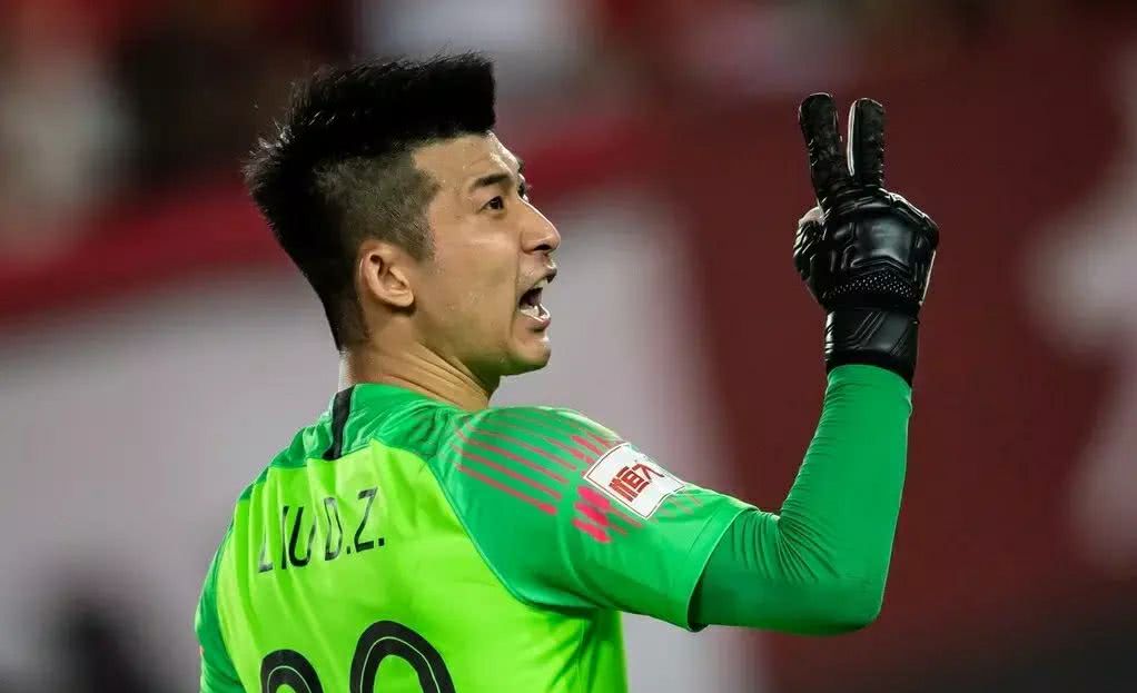 夸曾诚的同时让刘殿座尴尬,球员难免心寒