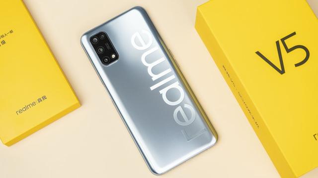 realme v5:不再伪装,我就是那个继承oppo的少年