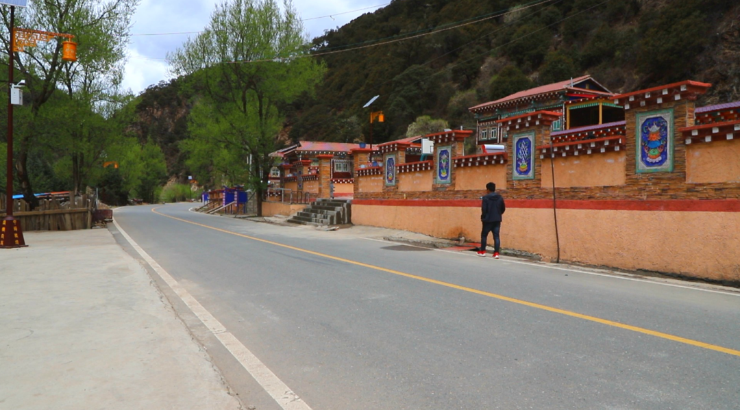 白玉,白玉县,马路,甘孜州,国道,甘孜,群众