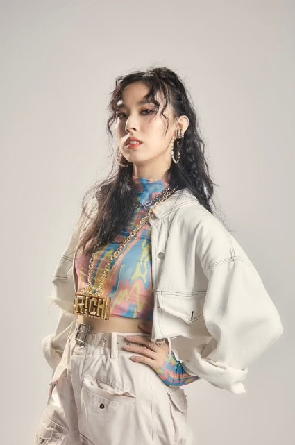 中国新说唱吴亦凡拣女rapper反遭对方质疑网友她想选gai吧