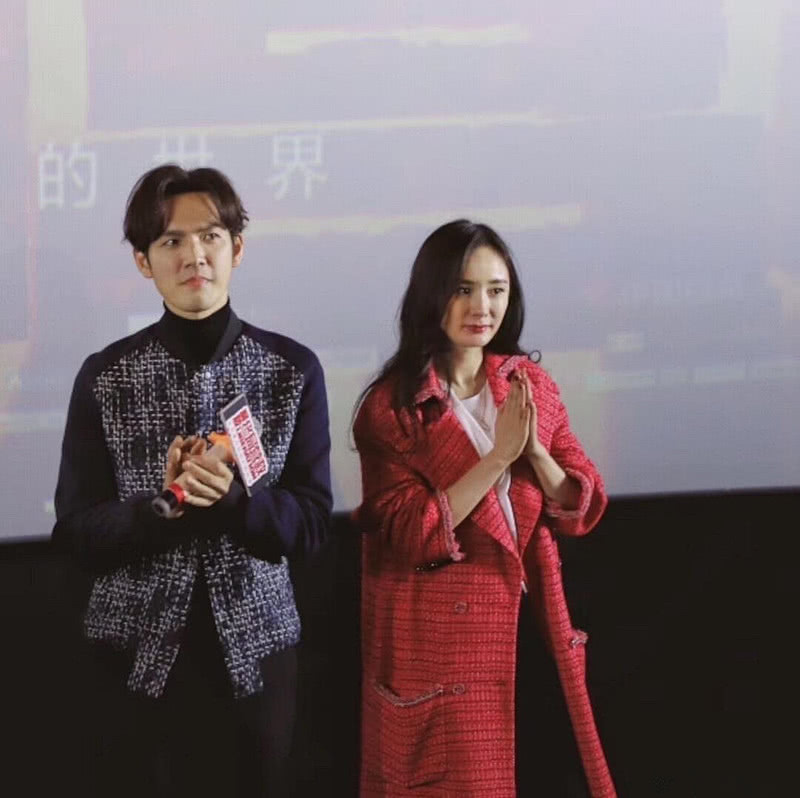 45岁钟汉良同框小12岁杨幂,一个太少年,一个穿1万长靴抢尽风头