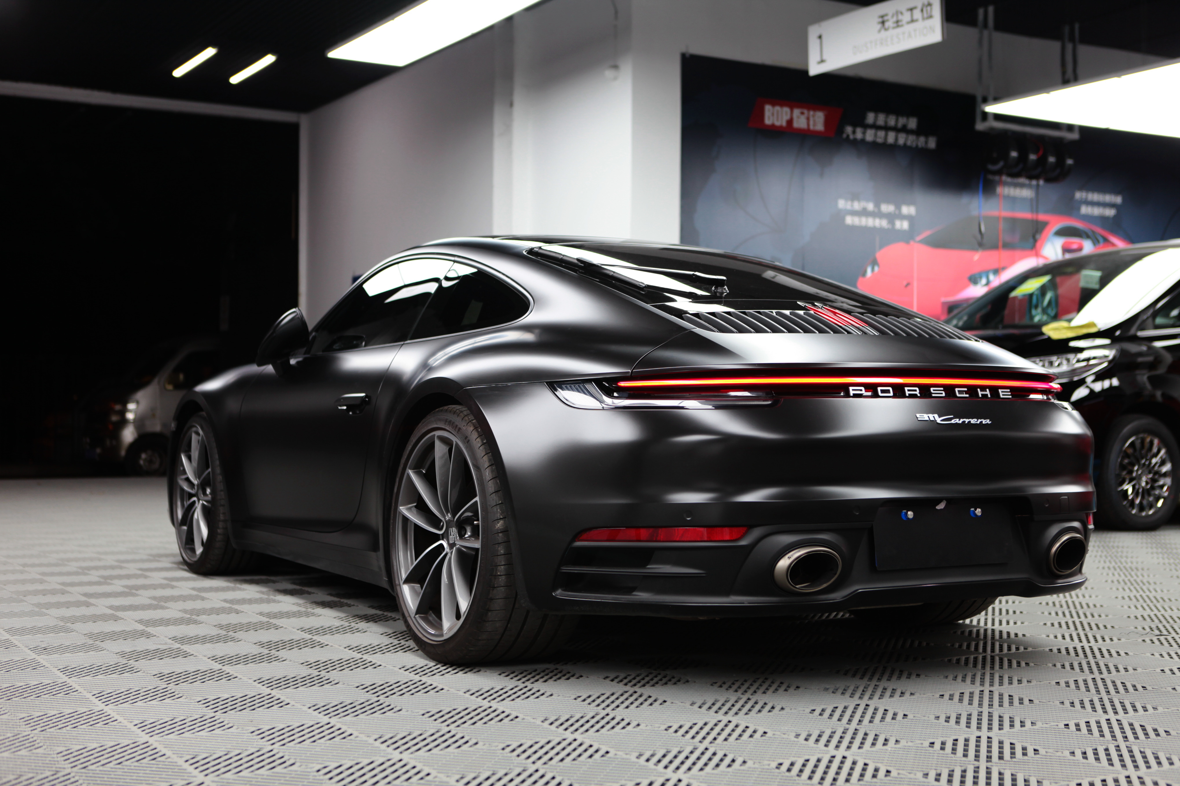 改色哑光黑的保时捷911 难道是迎来了一生中的高光时刻?