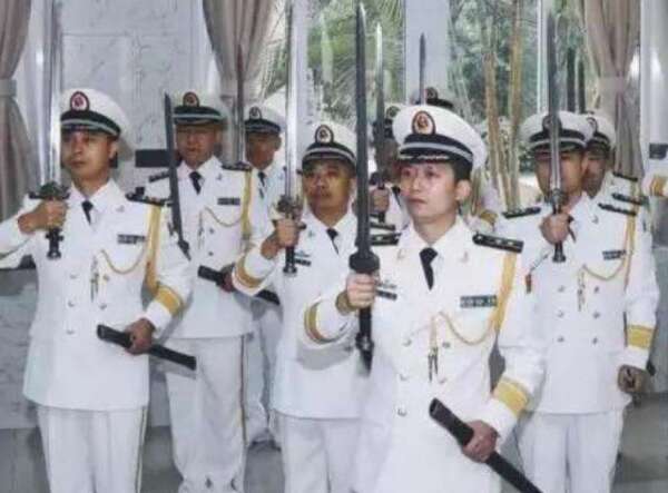 為何中國海軍軍官佩戴漢劍而不是唐橫刀 互動頭條