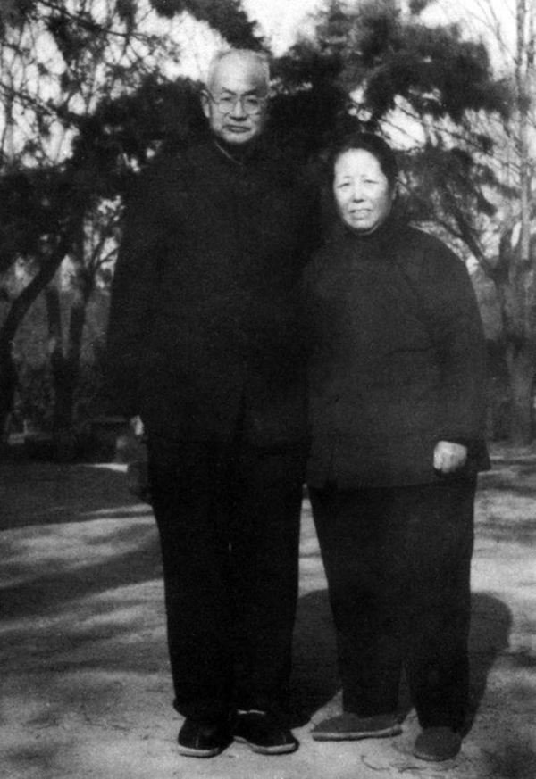 著名化学家曾昭抡与妻子结婚40年,为什么他们俩一直不敢生孩子?