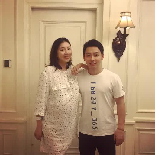 中国体操第一美女,身高超过1米58的老公,坦言:在一起很幸福