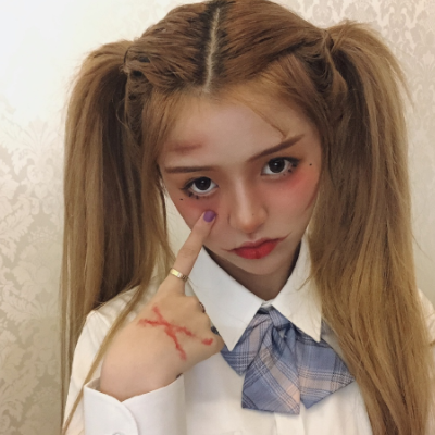 本以为允恩化"精神小妹妆"够美了,直到看到杨清柠:我滴乖乖