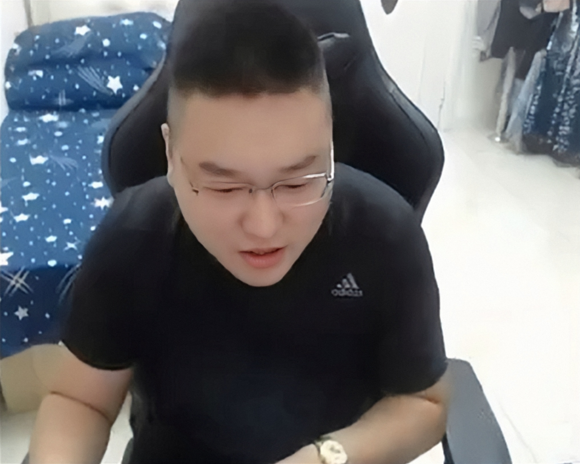 黑旭:光这一点,整个国服玩家就比不了