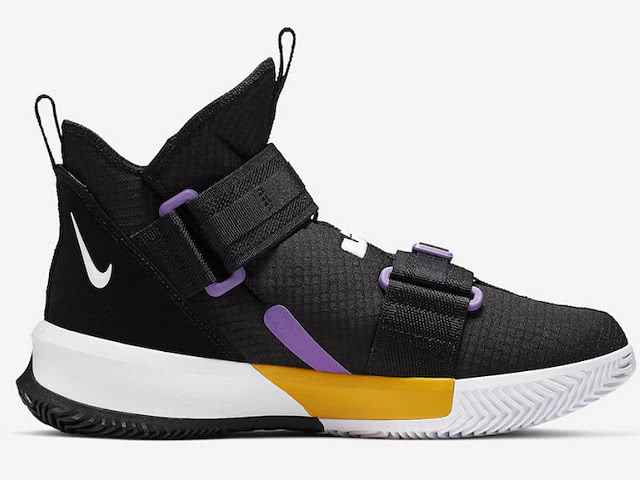 "球场战鞋"价值千元的詹姆斯士兵13,升级魔术贴,简直太美啦