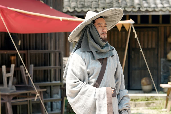 《清平乐》一代名相范仲淹上线,穿着邋遢遭讽刺,为