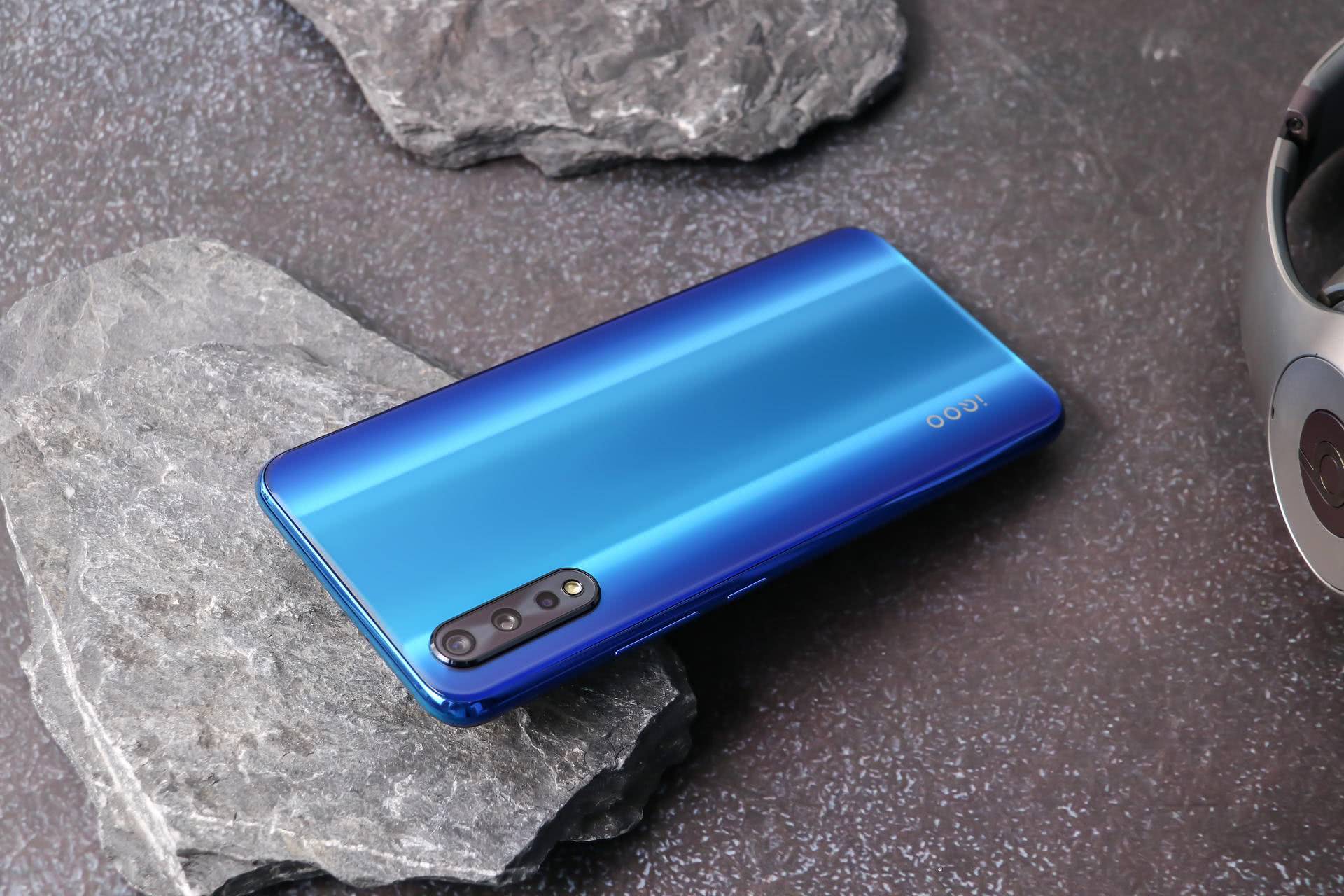 iqoo neo 855竞速版评测,新晋的骁龙855 plus性能猛兽