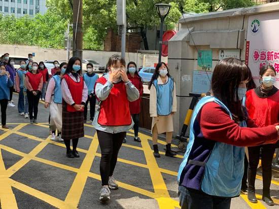 长沙市枫树山鸿铭第二小学开学新冠肺炎疫情防控专题培训暨应急演练