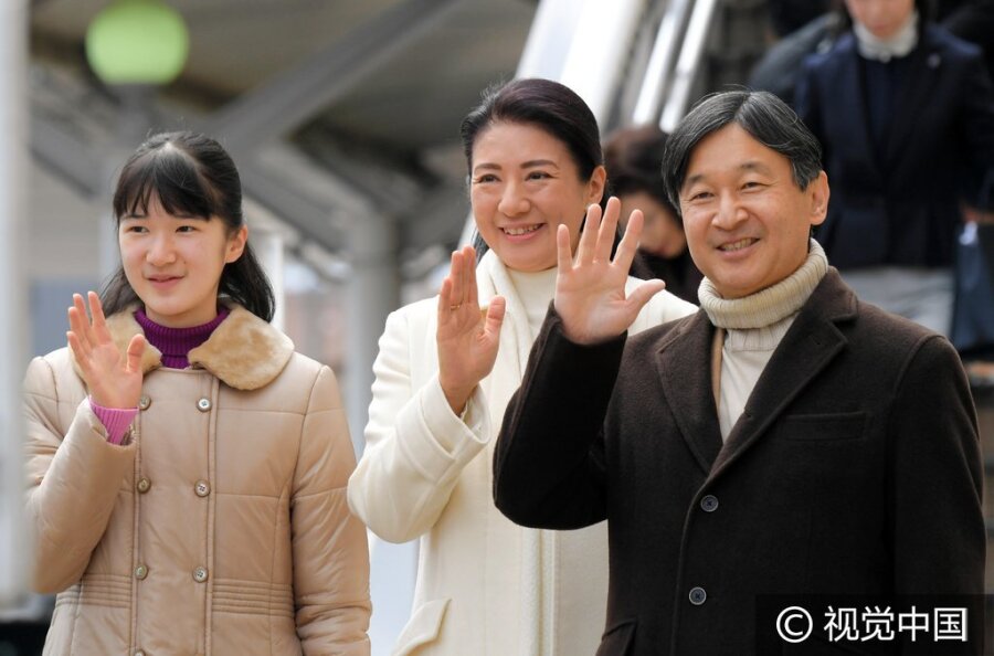 日本皇太子一家赴长野度假 爱子公主十指纤纤举手问好