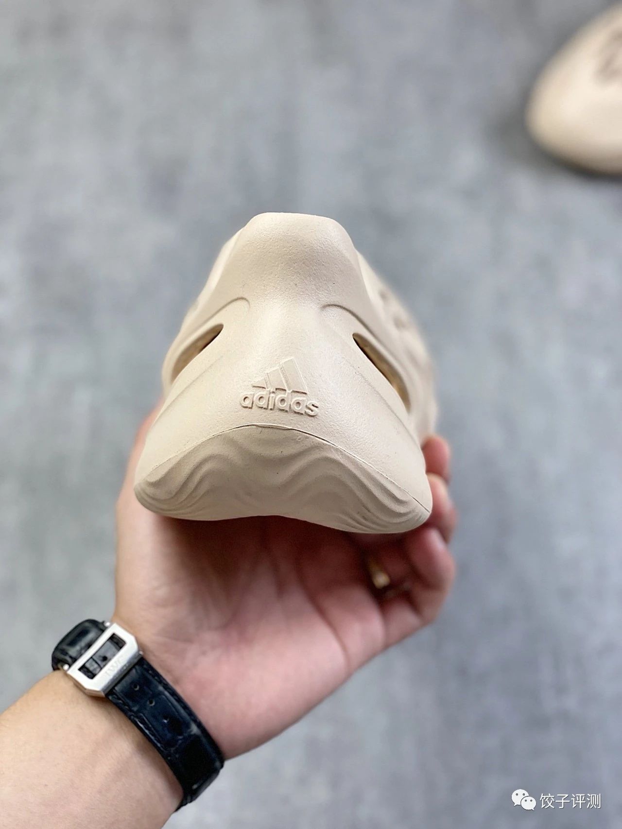 yeezy foam runner洞洞鞋开箱测评!