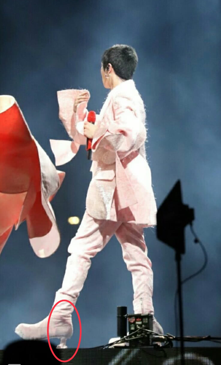 原来你是这样的华晨宇,踩着10cm高跟鞋蹦跶,女生看完自愧不如