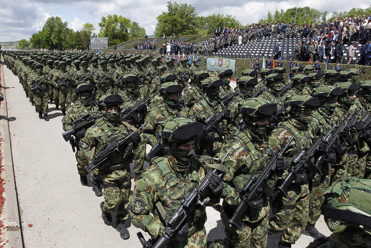 西方威胁"塞铁"选边站,结果令人很失望