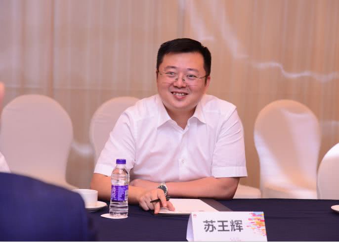华为公司副总裁,云bu总裁郑叶来表示:"华为与泸州老窖虽然处于不同的