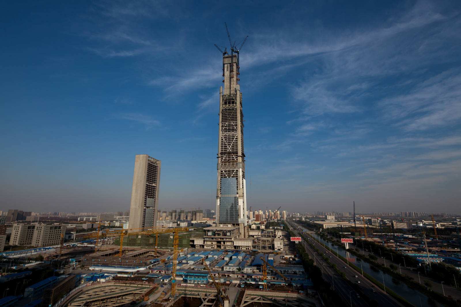 6亿,但利息却高达8个亿