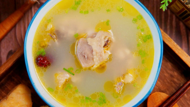 老母鸡汤要这样炖煮才好喝鸡汤鲜美鸡肉嫩滑原汁原味又营养