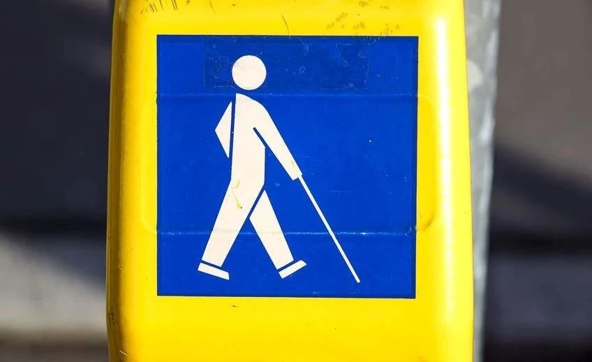 "我不是全盲,但在盲道上摔过跤"