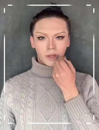 小哥哥仿妆"唐三",本以为蹭热度,看到成品:小舞都分不清!